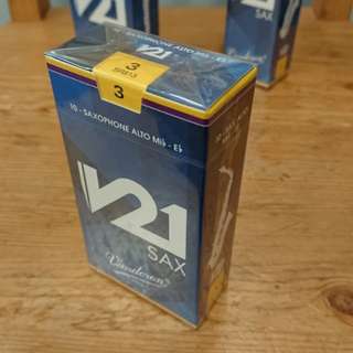 Vandoren V21 Alto Saxophone Reed (Box of 10) New SR813