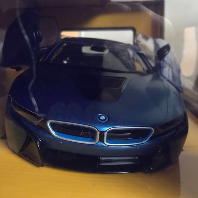 bmw i8 telecommandee