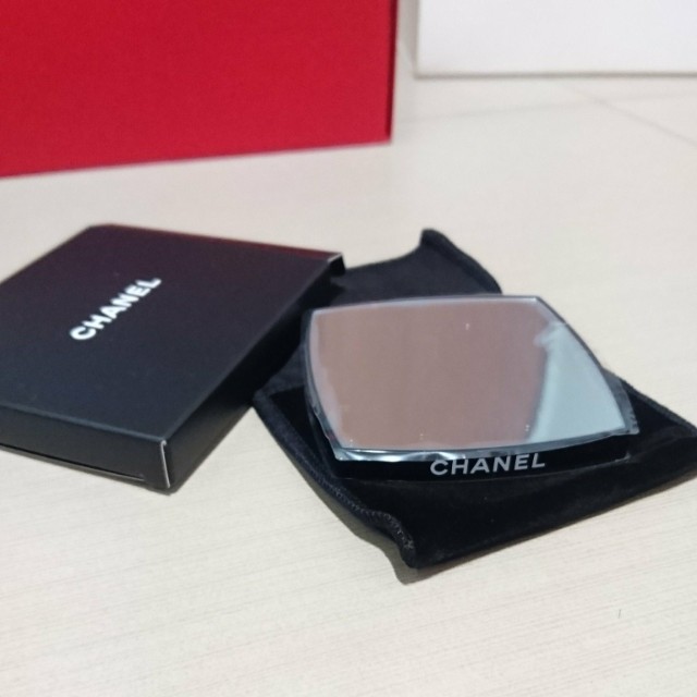 Chanel Double Mirror, Women's Fashion, Jewelry & Organisers, Accessory holder, box & organizers
