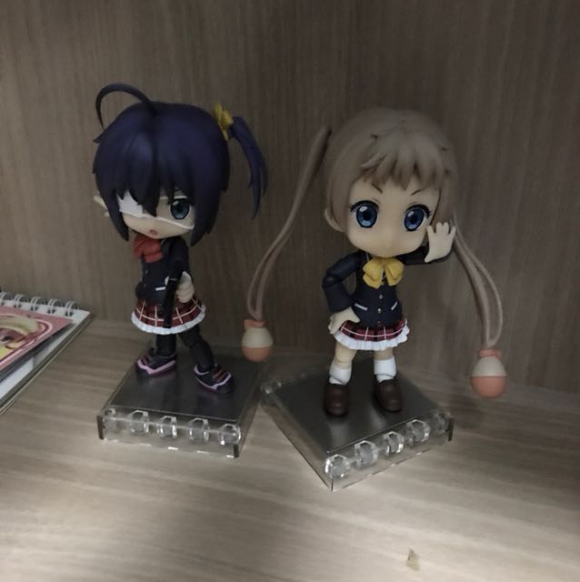 wallpapers Sanae Dekomori Figure cu poche sanae dekomori rikka takanashi chuunibyou