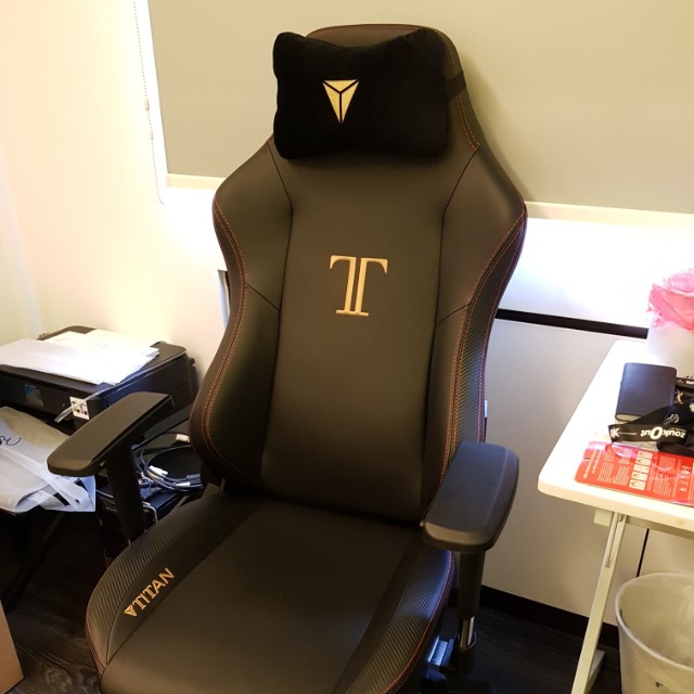 Secretlab Titan Gaming Chair Furniture Tables Chairs On Carousell