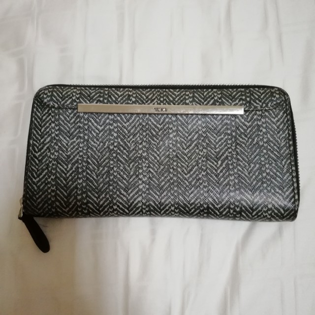 tumi women's wallets sale