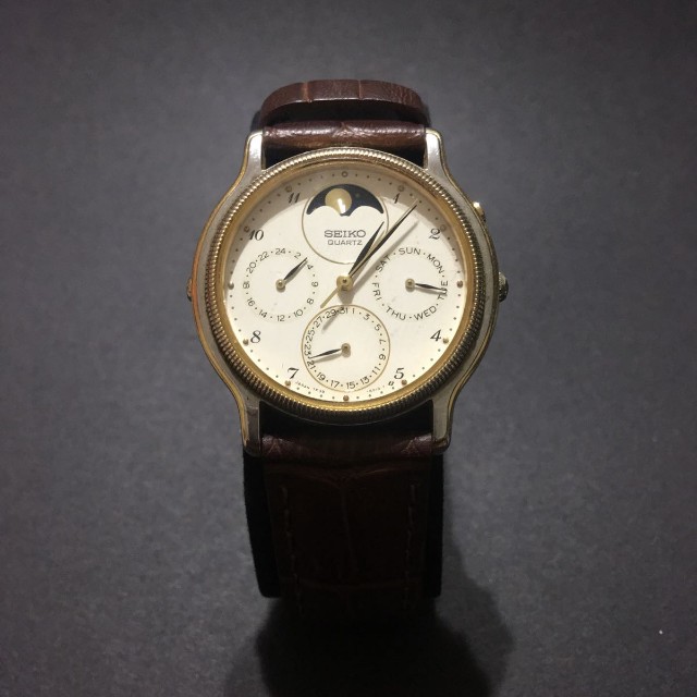 VINTAGE SEIKO CHRONOGRAPH MOONPHASE QUARTZ WATCH, Women's Fashion, Watches  & Accessories, Watches on Carousell