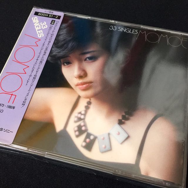 山口百惠Momoe - 33 SINGLES MOMOE CD 2枚組(初版)，百惠復活CD 兩枚組
