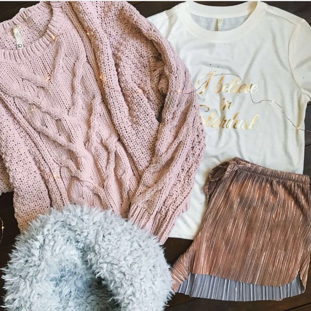 Aeropostale top pink sweater