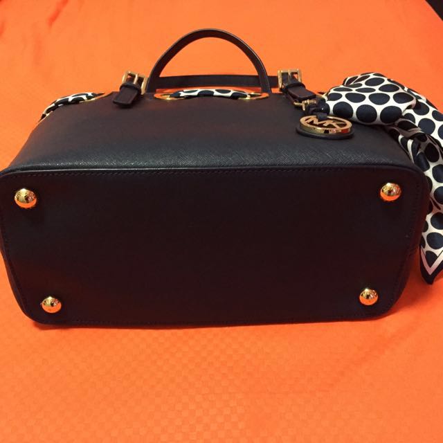 Michael kors jet set scarf tote 2025