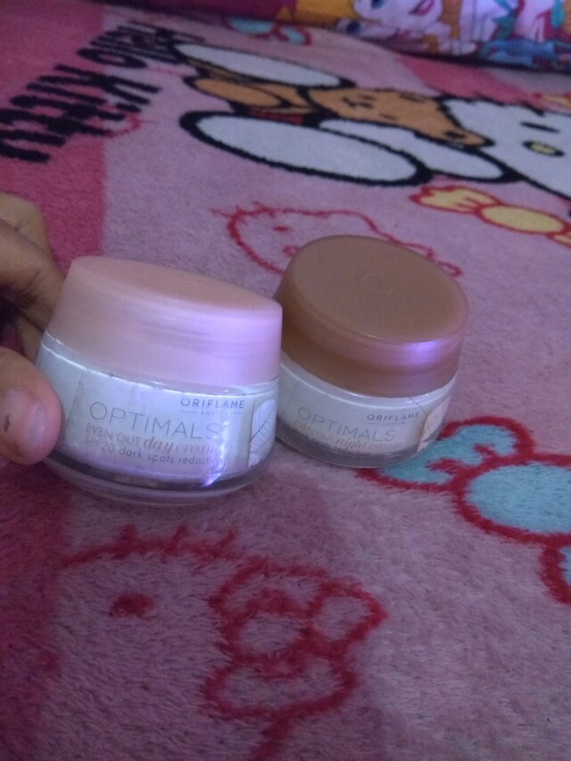 Cream Siang Malam Oriflame Kesehatan Kecantikan Rias Wajah Di Carousell