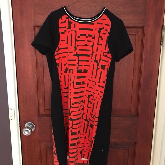 Cue The Letter Q Dress Size 8 Women S Fashion Clothes On Carousell