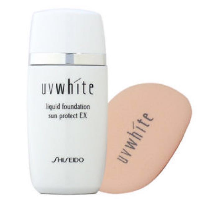 white liquid foundation