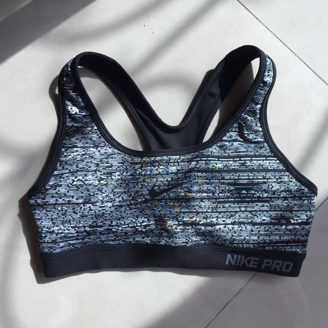 nike patterned sports bra