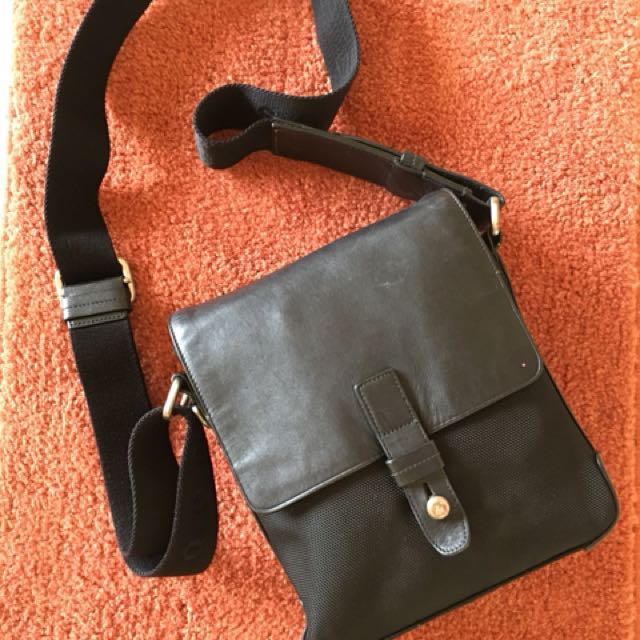 Sling bag hugo hotsell boss