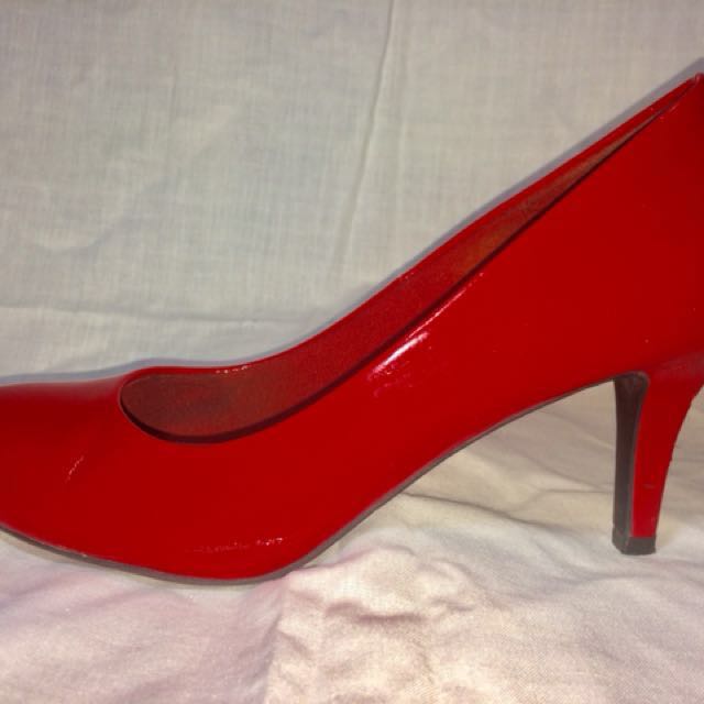 Pre Loved Red Comfort Plus By Predictions Shoes Size 8 On Carousell