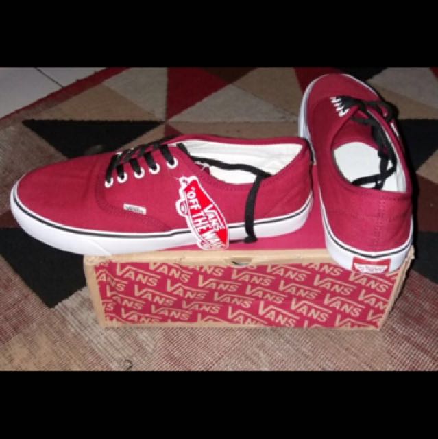 Sepatu Vans Merah Maroon Fesyen Pria Sepatu Sneakers Di Carousell