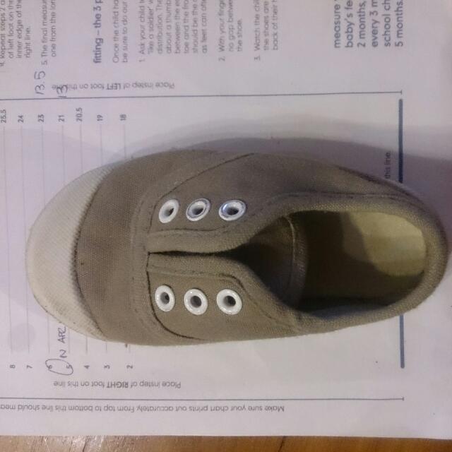 Childs size 3 shoe on sale