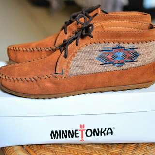 Minnietonka shoes