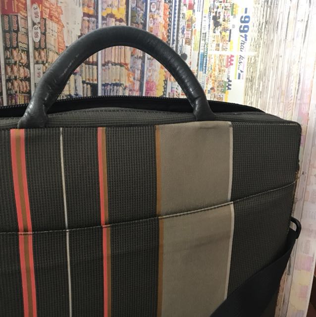 ACME made laptop bag fits 13 inch laptop, Computers & Tech, Parts