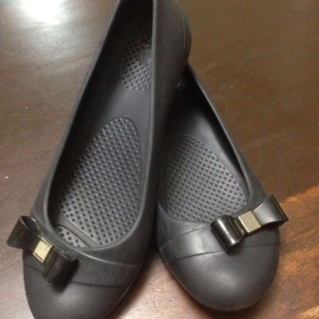 crocs doll shoes