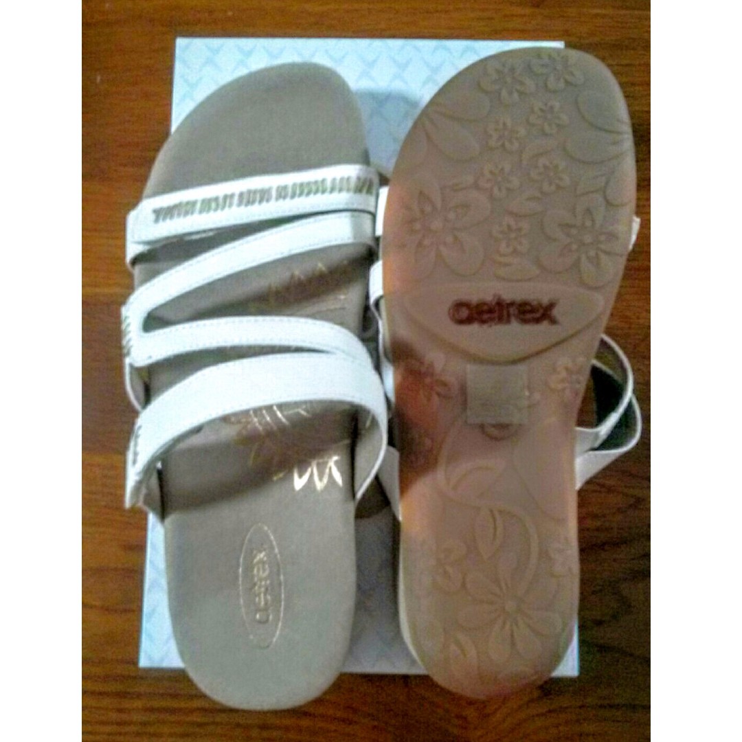 clarks memory foam sandals