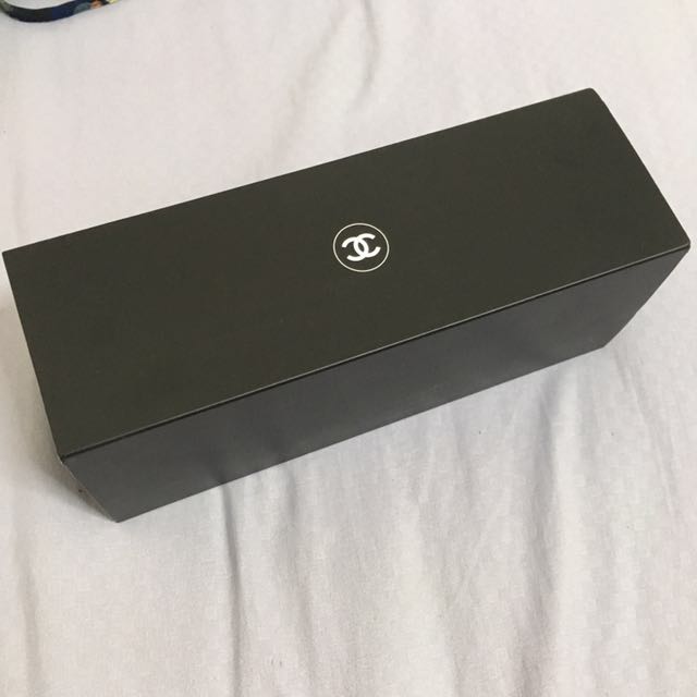 Chanel Scented Candles (Set of 3), Beauty & Personal Care, Hands