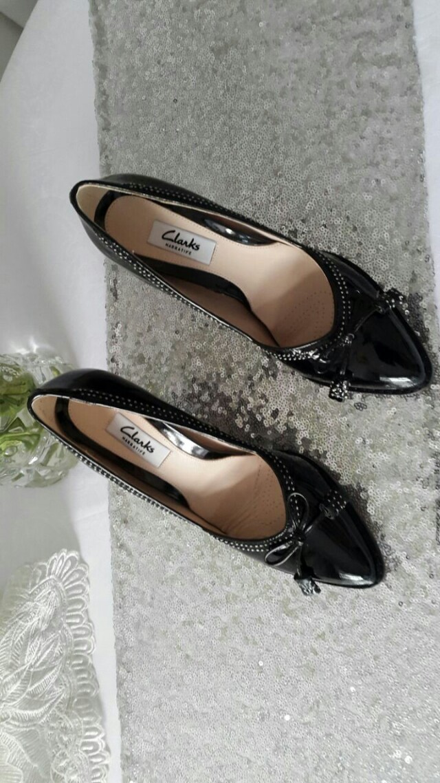 clarks heel shoes