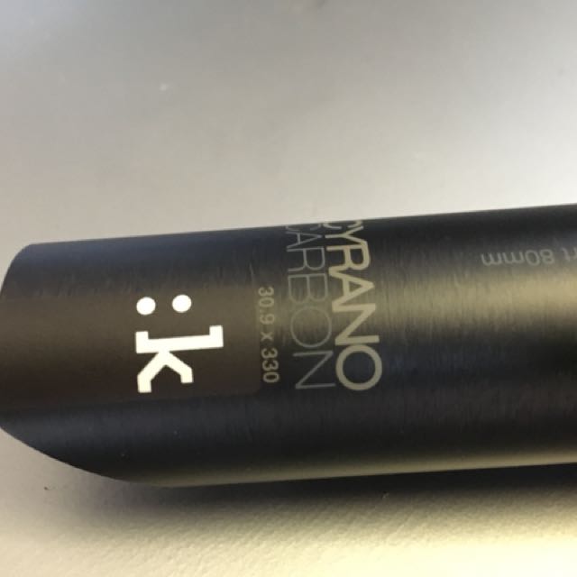 Fizik Cyrano R1 carbon seatpost 30.9mm Sports Equipment