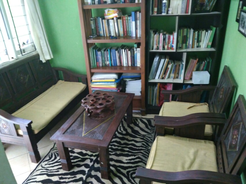 Kursi Tamu Jati Belanda Perabotan Rumah Di Carousell Kayu jati bersifat sangat solid dan ini menjadikannya tahan cuaca. kursi tamu jati belanda