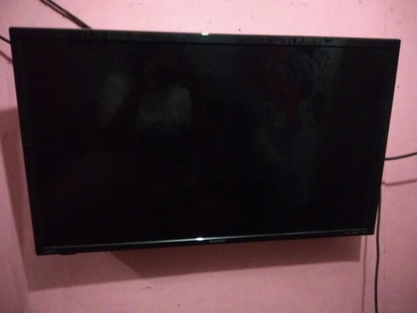 Led Ttv Sharp Aquos 32 Inc Second Elektronik Tv Perlengkapan Hiburan Di Carousell