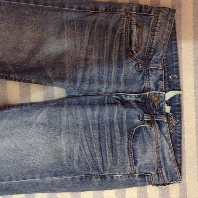 Mid waist pants (mango) (Category: Other Bottoms) located in Calasiao. Submitted by matrona (Listing ID 146335656, Image 2). Description: Perfect pair up with crop tops Super nice in actual No flaws size 26-27 .