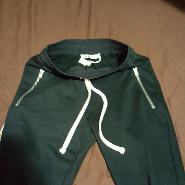 MNML lax sweatpants Men s Fashion Bottoms Trousers on Carousell