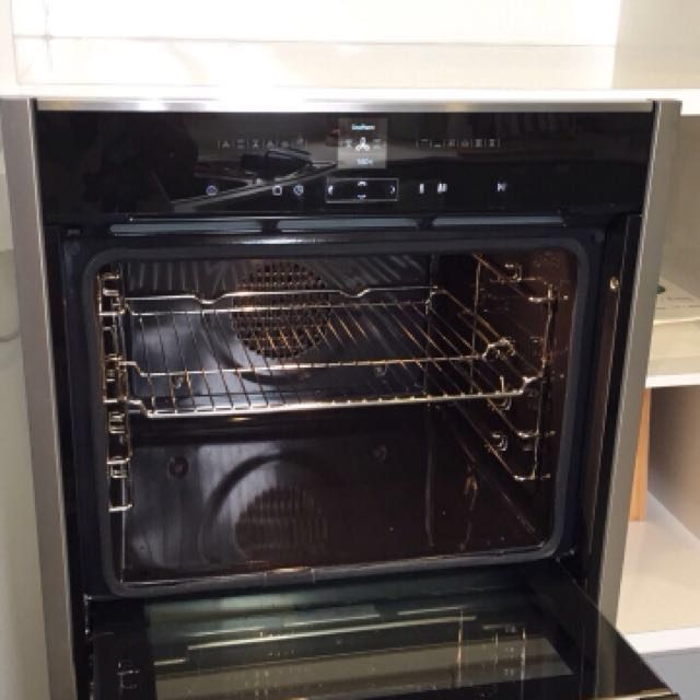 Neff Pyrolytic Conventional Oven (builtin) Retractable Door!, TV