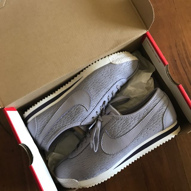 lavender cortez nike