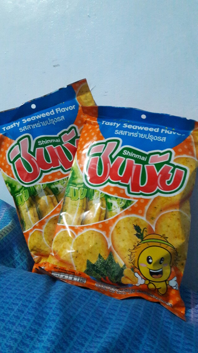 tasty seaweed flavored crackers (2 for p100)