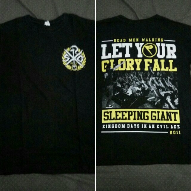 t-shirt band Sleeping Giant, Fesyen 