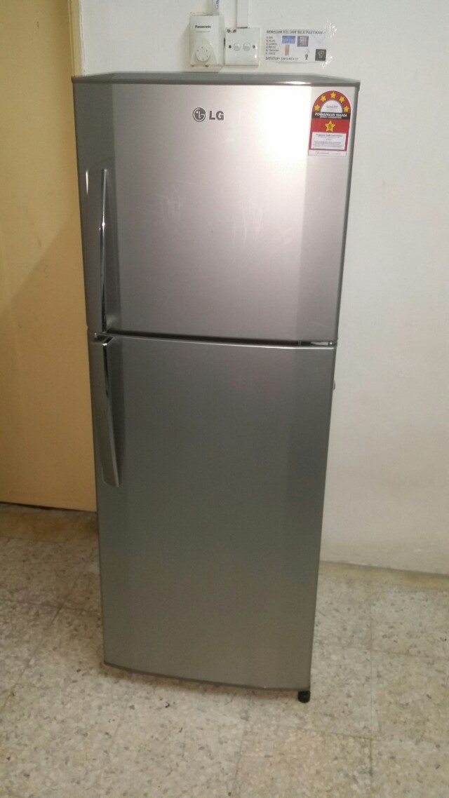 Used Lg Fridge 230l Peti Sejuk 2d Peti Ais Double Door Refrigerator In Very Good Condition Kitchen Appliances On Carousell