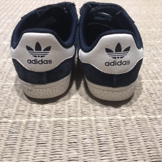 material adidas gazelle