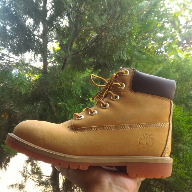 Bismillah for sale Timberland Boot Original size 36 kondisi 90% WA :  089605931453, Fesyen Pria, Sepatu di Carousell