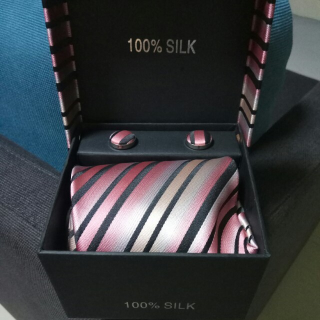 armani tie clip and cufflink set