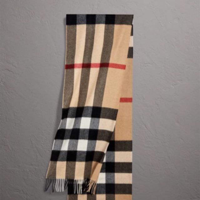 burberry the large classic cashmere scarf in check