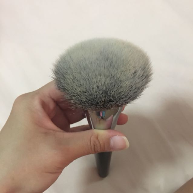 Morphe E54 (Category: Makeup) located in Miri. Submitted by kndall (Listing ID 146668156, Image 2). Description: Flat kabuki large brush. .
