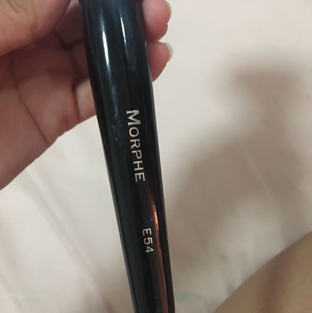 Morphe E54 (Category: Makeup) located in Miri. Submitted by kndall (Listing ID 146668156, Image 3). Description: Flat kabuki large brush. .