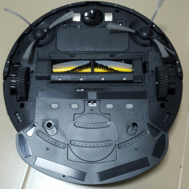 Qoo10 SUZUKA ROBOT VACUUM, TV & Home Appliances, Vacuum Cleaner