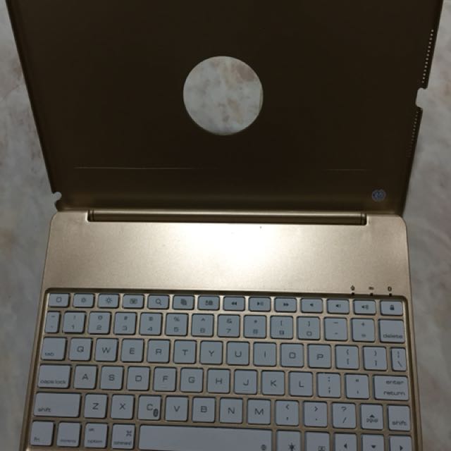 Bluetooth keyboard424123237905223680