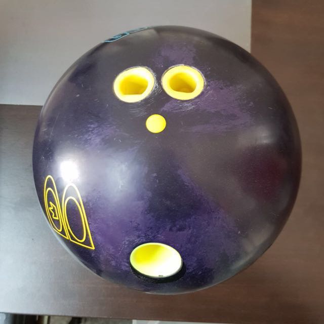 Brunswick Bowling Ball, Sports Equipment, Sports & Games, Billiards