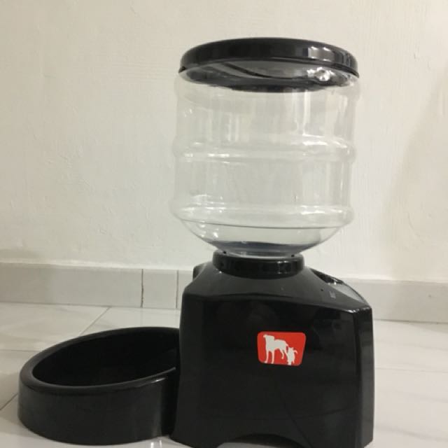 Electronic food dispenser for peta, TV & Home Appliances, Kitchen