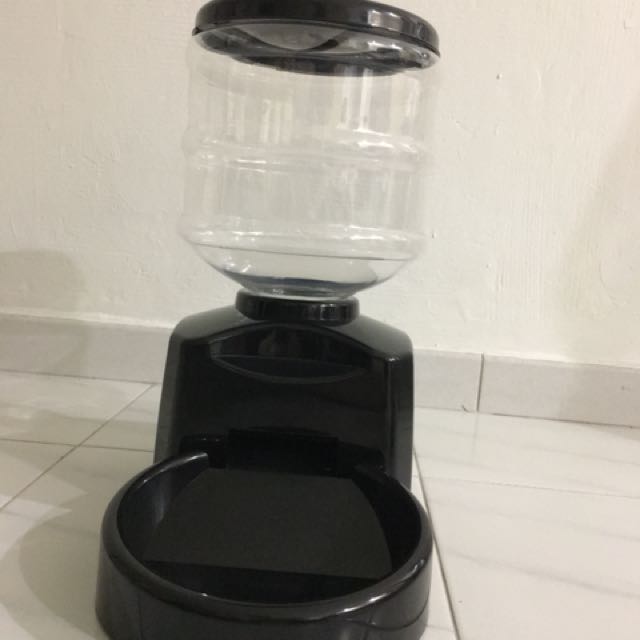 Electronic food dispenser for peta, TV & Home Appliances, Kitchen