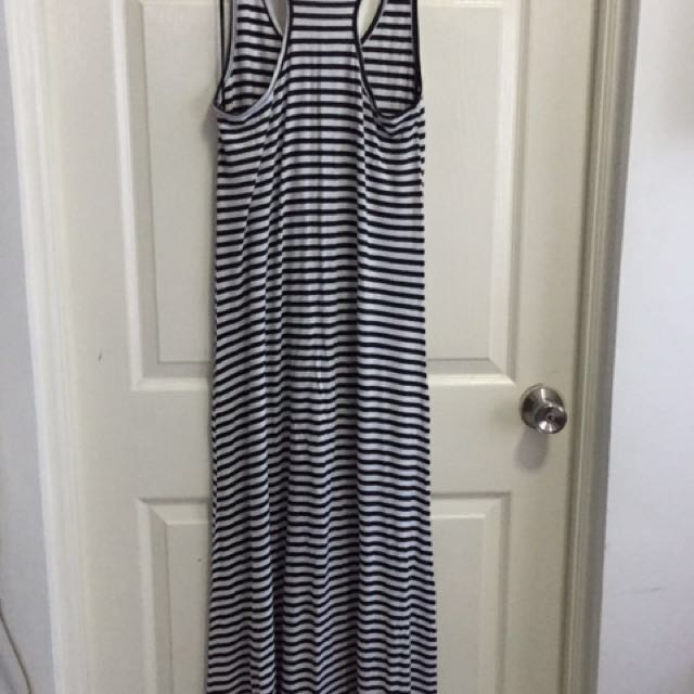 Forever21 Black and White Striped Maxi Dress Small Women s