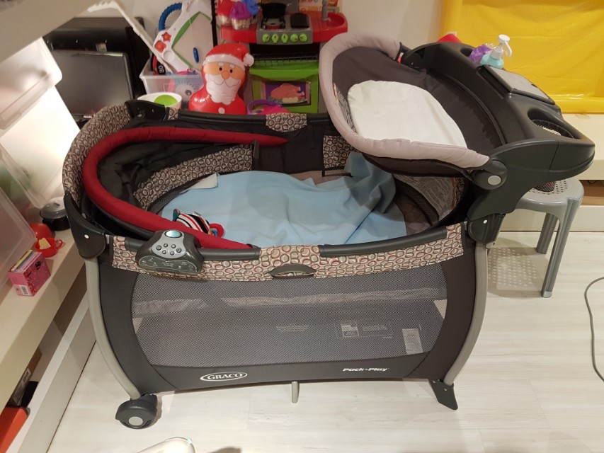 graco diaper changing station