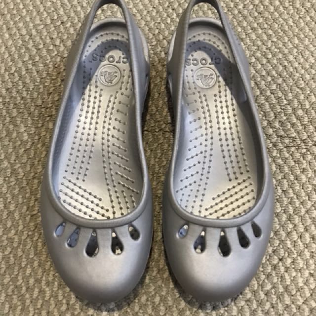 ORIGINAL Crocs Malindi Silver, Women's Fashion, Footwear, Sneakers on ...