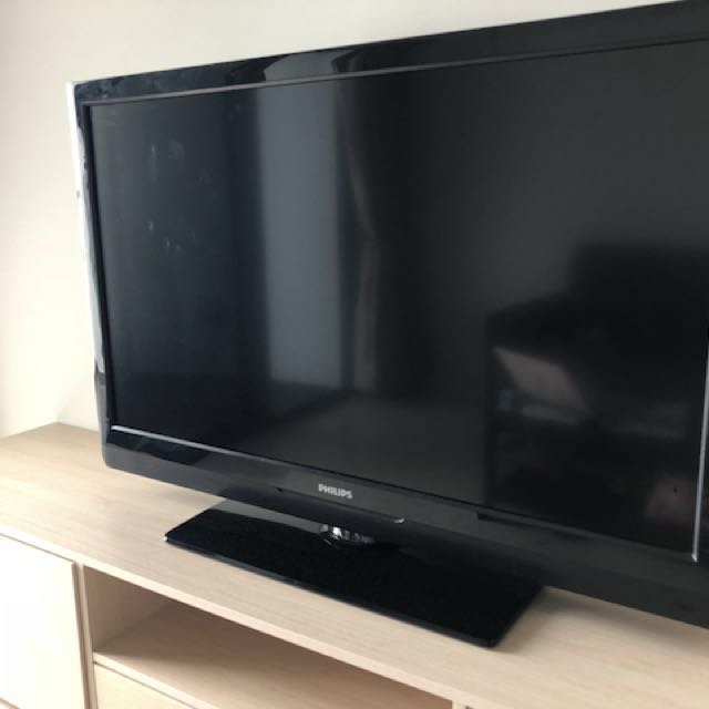 Philips 42 LCD TV, TV & Home Appliances, TV & Entertainment, TV on Carousell