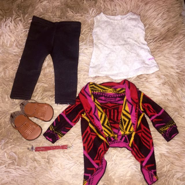 Saige's sweater outfit discount